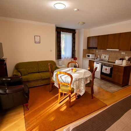 Bernadett Villa Apartman 3 Bük エクステリア 写真